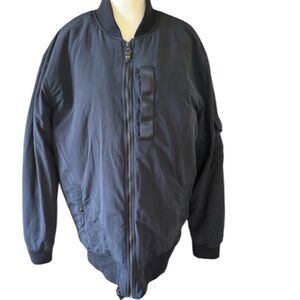 Quicksilver men’s midweight jacket, long sleeve navy good condition, pockets